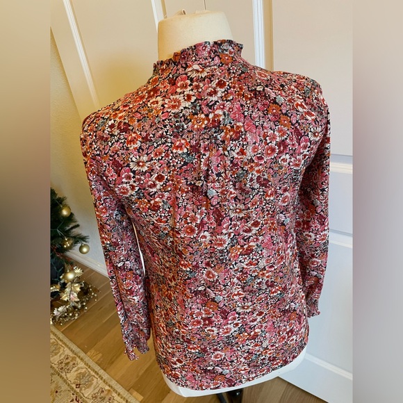 Add some Sparkle with this Fall Red Blouse - Picture 4 of 8